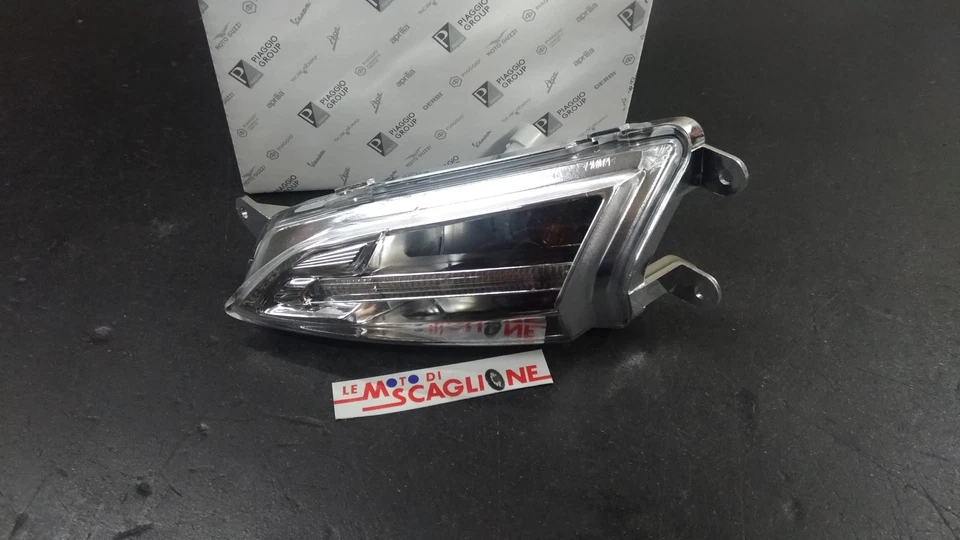 FANALE FRECCIA SX ANTERIORE LIBERTY IGET 125 150 2015/2025 ORIG. PIAGGIO 1D00... - Immagine 1 di 1
