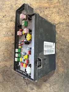 2007 07 PATRIOT CALIBER COMPASS FUSEBOX POWER RELAY TIPM MODULE BCM P04692207AF - Picture 1 of 4