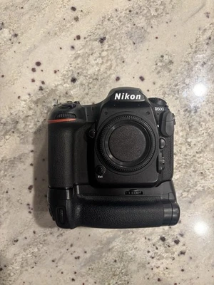 Nikon D500 Digital SLR Camera Body Works Perfectly Includes Charger Slight Crack - Image 1 of 4