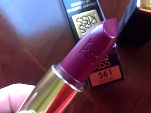 GUERLAIN KISSKISS CREAMY SHAPING LIP COLOR 561 SO PLUMI Lipstick NIB - Picture 1 of 3