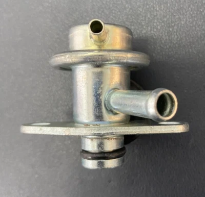 SMP PR175 NEW  Fuel Injection Pressure Regulator - Image 1 of 4