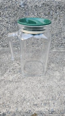 Bormioli Rocco Italy Frigoverre 1/2 Liter 20 oz Glass Pitcher w/ Dark Green Lid - Image 1 of 4
