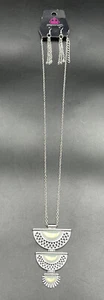 Paparazzi Serene Sheen White Necklace & Earring Set - Picture 1 of 4