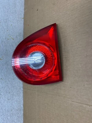 Luz trasera interior maletero Volkswagen Golf 2006-2009 pasajero derecho Rh O6692 DW Foto 1 de 4