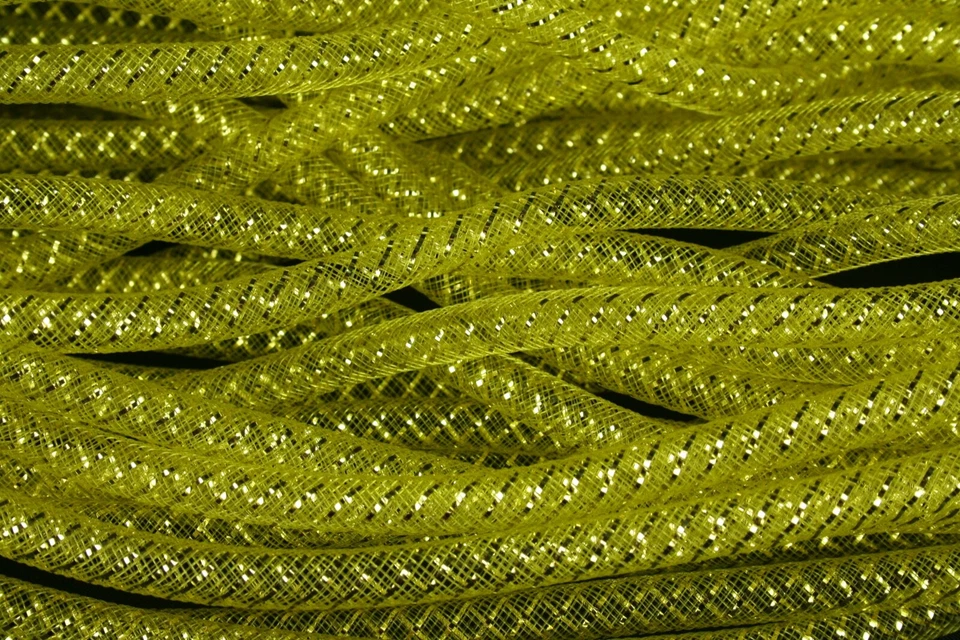 Tubo de malla decorativo de oro amarillo de 8 mm flexible CYBERLOX fiesta y vacaciones elige yardas Foto 1 de 1