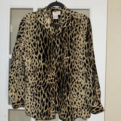 Camisa de seda Tess vintage para mujer 4 marrón estampado animal botón delantero manga larga Foto 1 de 4