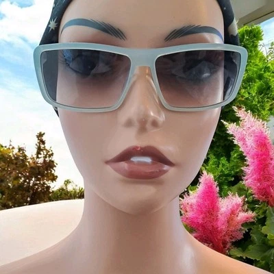 Gafas de sol vintage Ck41076 de diseñador con marco translúcido lentes gris claro unisex.   Foto 1 de 4