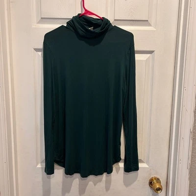 Top Old Navy Luxe manga larga cuello alto verde azulado profundo talla grande minimalista Foto 1 de 4