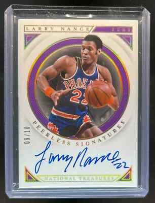 2018-19 National Treasures Larry Nance Peerless Gold Auto #09/10 Foto 1 de 2