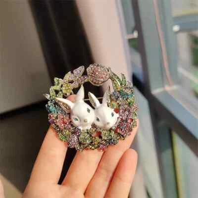Broche retro aleación conejo lleno de diamantes personalizado de moda conejo blanco Foto 1 de 4