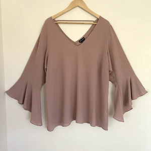 City Chic Womens Blouse Size M / 18 Dusty Pink 3/4 Bell Sleeves V Neck Flowy - Picture 1 of 20