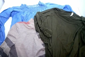 Lot 3 Boutique Women's Tops Short Sleeved Peasant Size S Tunics - Picture 1 of 5