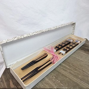 Palillos de madera japoneses marrón con hermoso diseño NUEVO en caja (C) - Imagen 1 de 10
