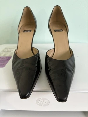 Zapatos de salón para mujer Stuart punta cerrada punta negra charol 8M Foto 1 de 4