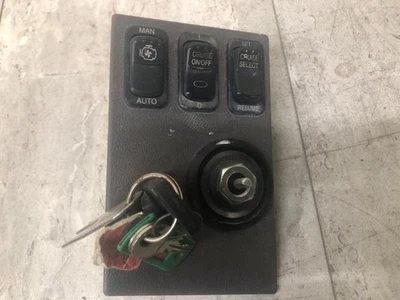 Peterbilt 337 IGNITION 仪表板-二手 — 第 1/4 张图片