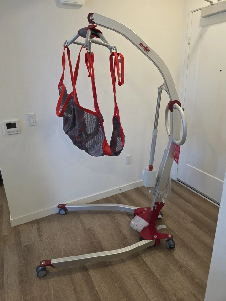 Elevador/hoyer de pacientes Molift SMART 150 2024 apenas usado para usuarios de sillas de ruedas Foto 1 de 4