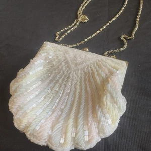 La Regale Ltd. Vintage Beaded White Pastel Shell Clutch Purse - Picture 1 of 13