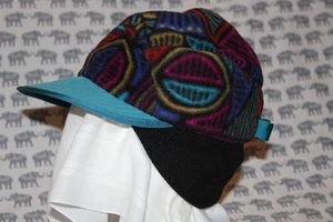 Cappello in pile PATAGONIA Synchilla Duck Bill MEDIUM Made in USA Azteco/Teal/Multi - Foto 1 di 10