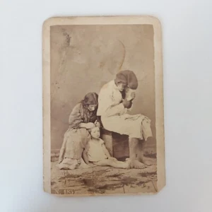 FOTOGRAFIA-GIORGIO CONRAD-1870-ITALIA-NAPOLI-NONNO PESCATORE E BAMBINI-PIDOCCHI - Bild 1 von 4