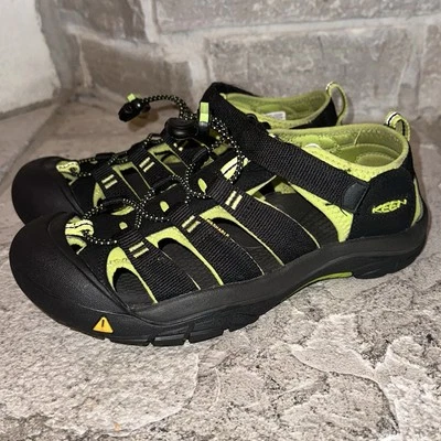 Near Mint Keen Newport H2 Black Green Sandals Shoes 6 Mens/Youth/Boys 1009965 - Image 1 of 4