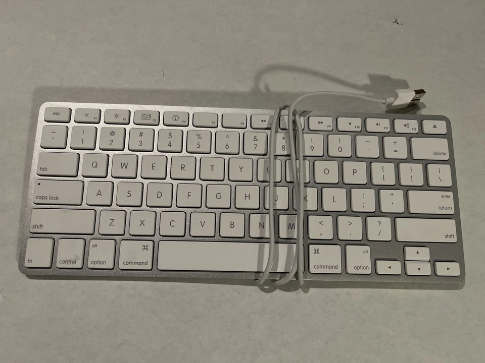 mac macintosh apple mini keyboard wired usb excellent condition - Image 1 of 1