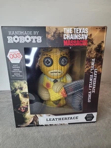 Texas Chainsaw Massacre Leatherface 12" Vinyl Strickfigur handgefertigt von Robots 003 - Bild 1 von 8
