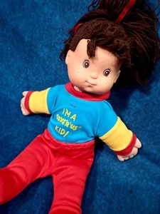 Vintage I'm A Toys R Us Kid 1983 Gata Box bambola bruna retrò da collezione RARA - Foto 1 di 6