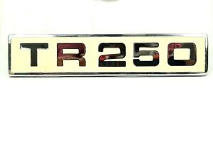 TRIUMPH TR5 embrague de logotipo verde Pin Insignia Elección De Oro//plata