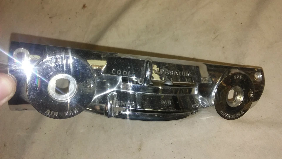 Chrysler Deluxe 1949-1951 panel de control del calentador Desoto, Plymouth, Dodge Foto 1 de 4