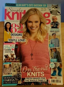 AQ3 SIMPLE KNITTING, RIVISTA UK'S #1 KNITTING, MAGGIO 2015 #133 - Foto 1 di 8