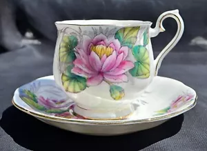Vintage ROYAL ALBERT England "Water Lily" Flower of the Month #7 TEACUP & SAUCER - Picture 1 of 6