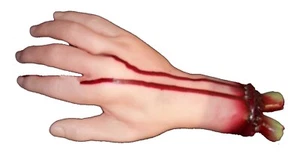 Parte del cuerpo Halloween Horror Utilería Realista Sangriento BRAZO CORTADO MANO Sangriento Talla Vida - Imagen 1 de 8