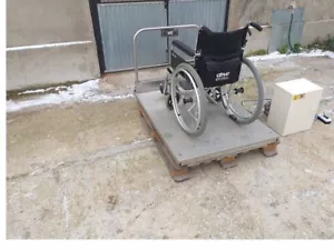 ROLLSTUHLLIFT HEBEBÜHNE LIFT PLATTFORMLIFT HEBELIFT TREPPENLIFT FAHRSTUHL AUFZUG - Bild 1 von 12