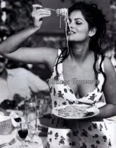 Spaghetti Alla Claudia Cardinale, bombshell actress Photo Print Poster - Picture 1 of 1
