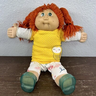 Cabbage Patch Kid 1984 pelo rojo ojos verdes con pantalones camisa calcetines zapatos Foto 1 de 4