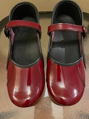 Dansko Marcelle Mary Jane Clogs Red Patent Leather Womens 38 US 7.5 - Image 1 of 4