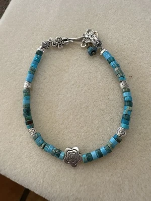 Pulsera boho/tribal de jaspe azul lago con fornituras plateadas Foto 1 de 4