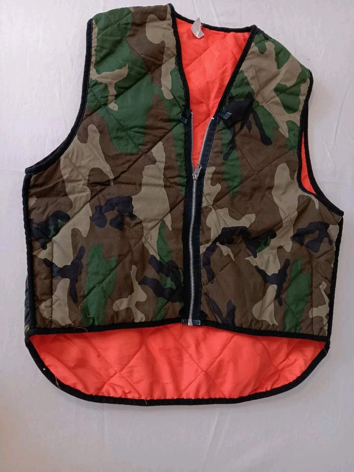 Vtg Green Camo /Blaze Orange Reversible Hunting Vest Large Polyester Cotton - Image 1 of 4