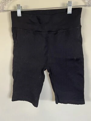 Женские черные шорты-бермуды с ребрами Calvin Klein средний размер - Изображение 1 из 3