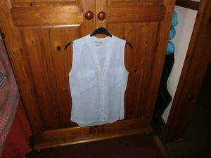 H & M LADIES LIGHT BLUE / WHITE TRIM TOP / BLOUSE - SIZE EUR 32 - Picture 1 of 2