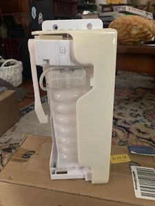 Samsung (DA97-07603B) Freezer Ice Maker Assembly, White-NEW! - Picture 1 of 16