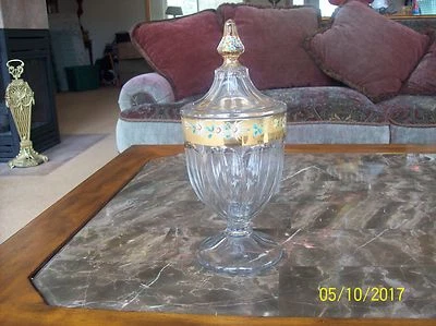 Compota vitoriana coberta de vidro transparente com flores esmaltadas pintadas à mão e ouro  - Imagem 1 de 4