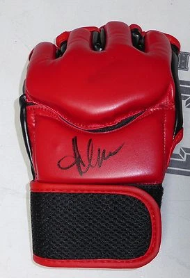Anastasia Yankova Signed MMA Fight Glove PSA/DNA Bellator MMA Muay Thai Champion - Image 1 of 4