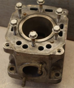 POLARIS 600 XCR SE 600 XCR SP 1996-1998 SNOWMOBILE CENTER CYLINDER OEM 3085302 - Picture 1 of 15