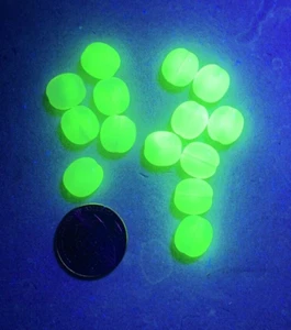 Tschechische Glas Schwarzlicht Leuchtperlen wie Vaseline Glasperlen 9x10mm 30 Stück Packung - Bild 1 von 4