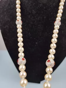 Collar de imitación de perlas con acentos de estrás y esmalte de la década de 1980 - Imagen 1 de 10