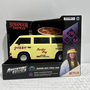 Netflix STRANGER THINGS Surfer Boy Pizza Van VW VOLKSWAGEN VANAGON BUS RC NUOVO CON SCATOLA - Foto 1 di 13