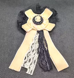 Vintage Cameo Pin Brooch Black & White Decorative Ribbon Jewelry Needs Pin - Picture 1 of 10
