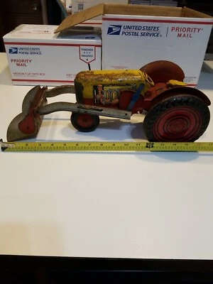 VINTAGE MARX USA  METAL TRACTOR  W/ Bucket WORKS TIN TOY 394-E - Image 1 of 4