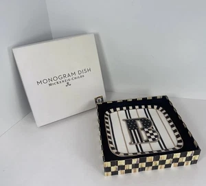 Plato de Postre Coleccionista Monograma Mackenzie Childs B Viene con Caja Original NUEVO EN CAJA - Imagen 1 de 12